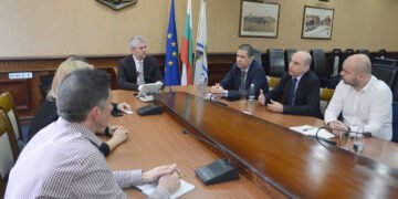 Кметът на Варна обсъди с ръководството на Енерго-Про възможностите за присъединяване на нови обекти към електроразпределителната мрежа