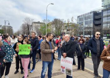 Стотици варненци се включиха в националния протест срещу насилието над животни (ВИДЕО/СНИМКИ)