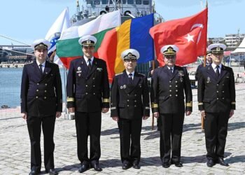 Успешно приключи активацията на противоминната група в Черно море под българско командване