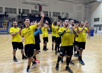 Хандбалният отбор „Шумен 61” победи „Спартак” Варна и поведе в първия плейоф