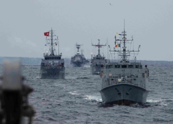 Корабите от противоминната група в Черно море (MCM BLACK SEA) участват в съвместни плавания и тренировки