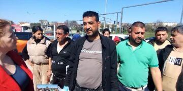 Ромите в Максуда запретнаха ръкави да чистят в махалата, готови били да изчистят и Варна (ВИДЕО)