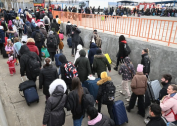 Германия предлага на сирийците до 4000 евро, за да се върнат у дома