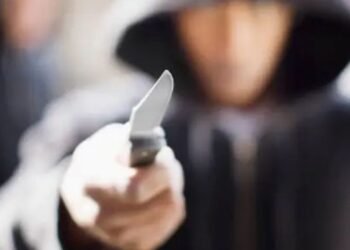 След забележка: Младеж заплаши с нож ученик в двора на шуменско училище