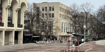 Скандално: Във време на водна драма, община Шумен мие контейнери и камиони с питейна вода, вместо с “горчива”! Залагат 60 000 лв. за проект в интерес на частни имоти