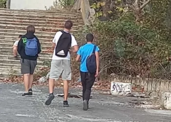 Родители с апел: Полицията да ограничи достъпа на деца до опасния терен на поделението зад Алати преди да е станал фатален инцидент! (ВИДЕО)