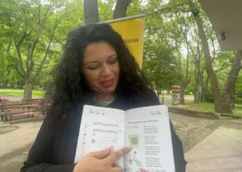 Издадоха интерактивна детска книжка в подкрепа на театрална формация “Феникс Джуниър” (ВИДЕО)