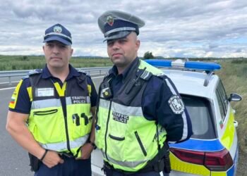 Полицаи в Бургас ескортираха раждаща жена през задръстване – майката и бебето са в отлично състояние