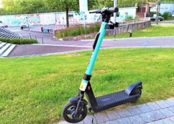 Общинският съветник от Шумен Владимир Йолов предлага строги правила за електрическите тротинетки – забрани, глоби и нов режим за движение!