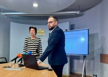 Над 50 000 зрелостници на матура по БЕЛ днес, изтеглиха вариант 4 за изпита