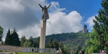 Изникна нов надпис на Шумен, кметът разбрал последен за поръчката на буквите