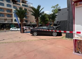 Трагедия в Слънчев бряг: Абитуриент почина пред дискотека, предполага се епилептичен пристъп