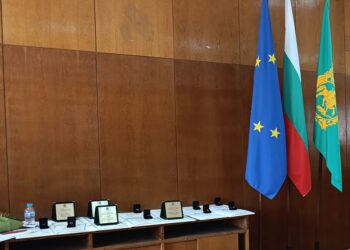 Общинският съвет в Шумен връчи 13 отличия и награди за култура и изкуство