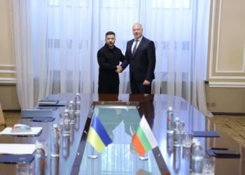 Премиерът Желязков към президента Зеленски: България има готовност активно да участва в следвоенното възстановяване на Украйна