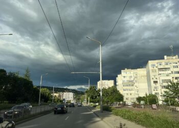 НИМХ – Варна: Очаквайте дъжд и гръмотевици днес, възможни са и градушки