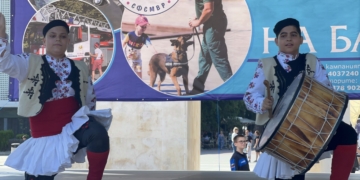 Благотворителната инициатива в подкрепа на децата на загинали полицаи събра хиляди хора във Варна (ВИДЕО/СНИМКИ)