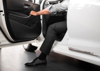 Шофьор раздава шамарено “правосъдие” на кръстовище в Шумен