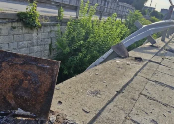 18-годишен падна с колата си в река Поройна