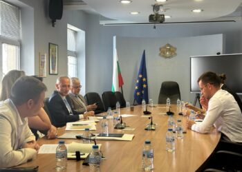 Красимир Вълчев на среща със студенти:  Проблемът с таксите за платено обучение ще бъде решен за тази година!