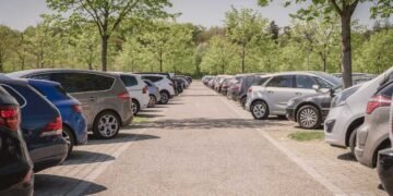 Паркиране в курортен комплекс Албена – вход, паркинг зони и автомобили през туристическия сезон