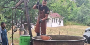 Стотици почетоха Света Марина с автентични песни и танци край с. Ботево