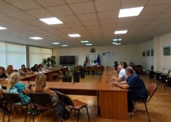 По проекти санират две многофамилни жилищни сгради в Долни чифлик