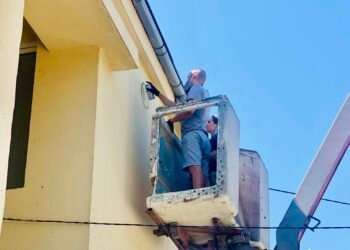 Фасадата на читалището в Приселци оживява с мащабен стенопис (СНИМКИ)