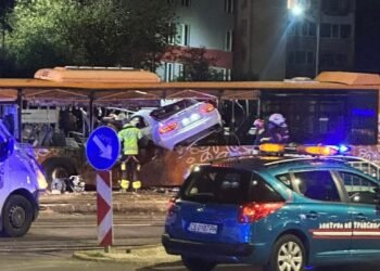 Шофьорът от трагедията с автобуса в София е с книжка от две седмици и има 6 фиша