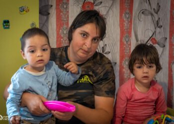 Жена, подложена на системен домашен тормоз започна нов живот с децата си, нуждаят се от помощ! (ВИДЕО)