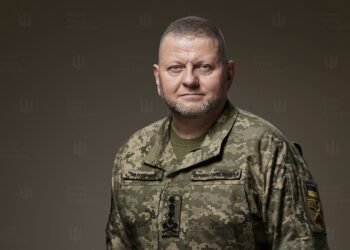 Генерал Валерий Залужни ще се кандидатира срещу Зеленски