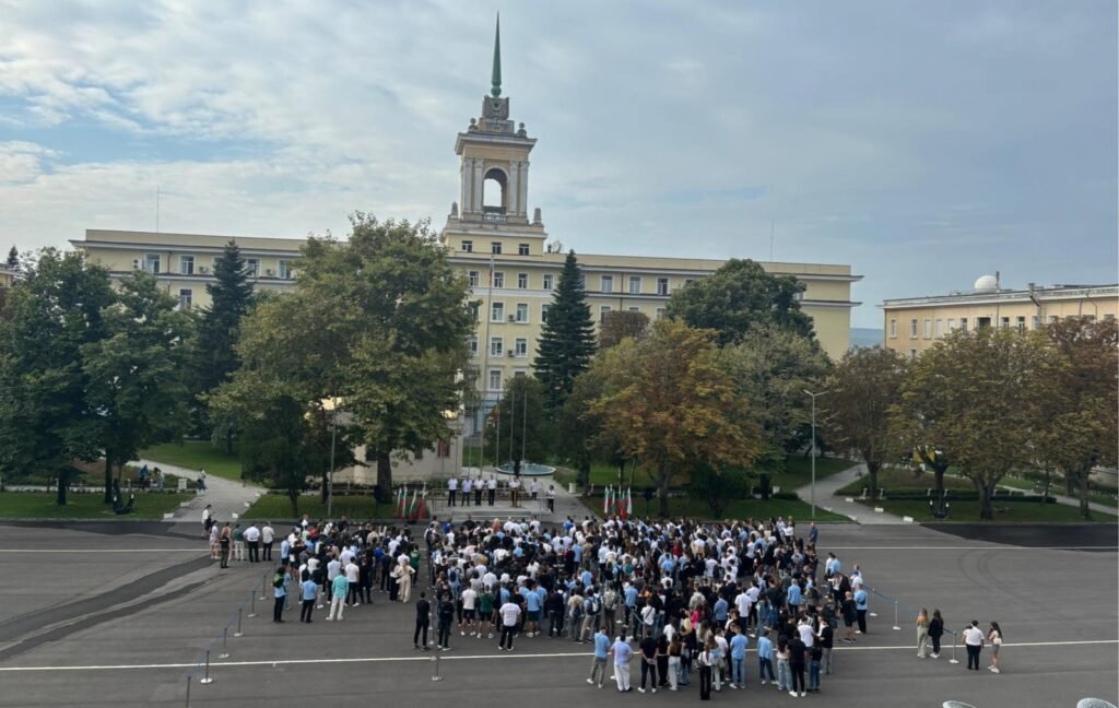 ВВМУ „Н. Й. Вапцаров“ посрещна първокурсниците с адаптационен курс през 2025 г.