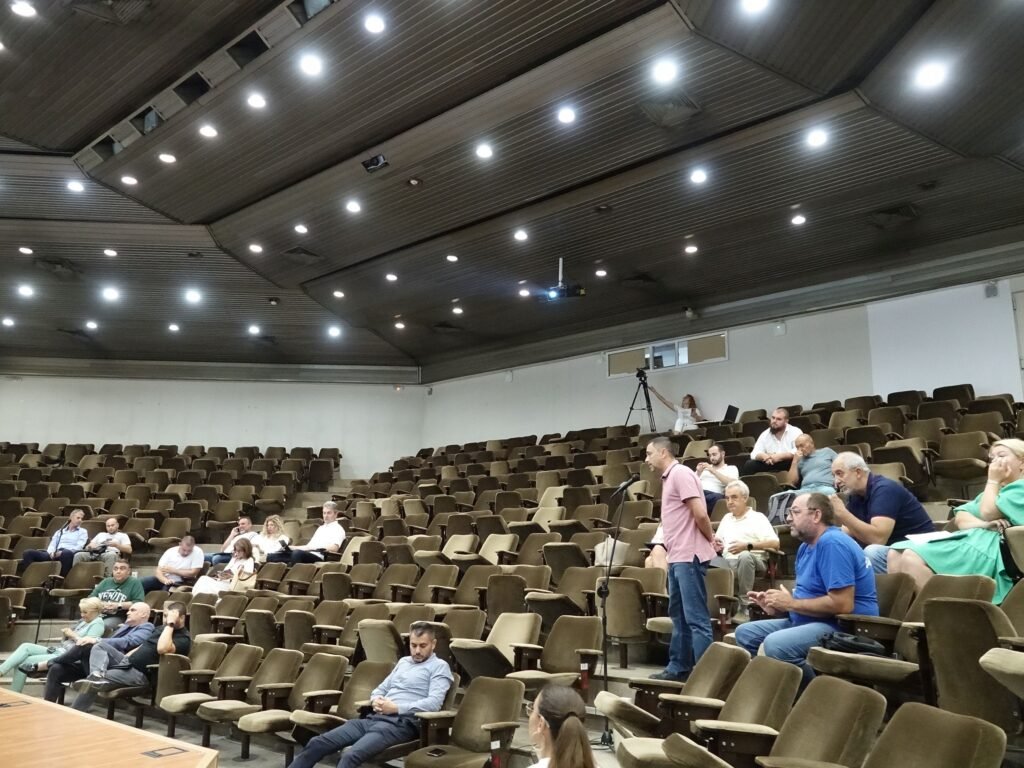 Общо заседание на комисията по благоустройство и комунални дейности във Варна заради кризата с боклука