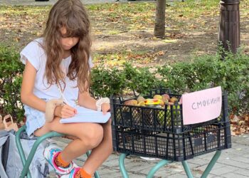 Благотворителен еко-базар „От деца за деца“ събра малчугани и родители във Варна –(СНИМКИ)