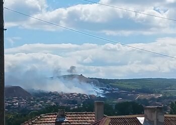 След пожара в кв. „Изгрев“ Белослав осигурява контейнери и ремонти за пострадалите семейства