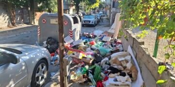 Препълнени контейнери с боклук във Варна – август 2025