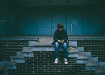 Задържаха 59-годишен педофил, блудствал с малолетно момче