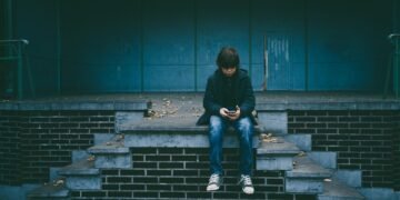 Задържаха 59-годишен педофил, блудствал с малолетно момче