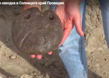 Археолози откриха уникална фигура на 6500 години в Провадия (ВИДЕО)