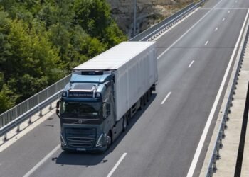 Въведени временни ограничения за тежкотоварни автомобили по трите магистрали през почивните дни за Деня на Независимостта