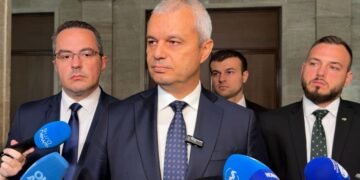 Костадин Костадинов: „Дворовата опозиция“ дреме в Парламента, докато народните представители на „Възраждане“ се борят за българите