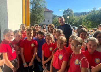 Училищата в България ще могат да се включат в образователни маршрути чрез проект с европейско съфинансиране