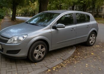 Паркираш на тротоар в Шумен? Глобата вече стига 1000 лв.