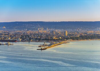 Как кварталите на Варна получиха имената си: Истории за Аспарухово, Галата, Виница, Владиславово и още