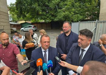 Министър Иванов и вицепремиерът Зафиров дадоха старт на санирането на сгради в Шумен