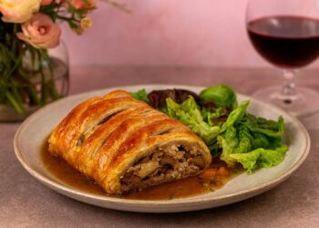 Впечатлете гостите с този лесен пилешки щрудел с гъби