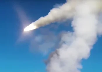 Мащабна тревога в Украйна: Русия изстрелва крилати ракети