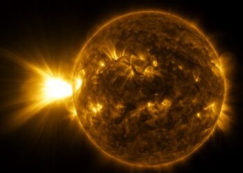 Мощна слънчева буря удря Земята на 7 септември: Ще видим ли сияния и в България?