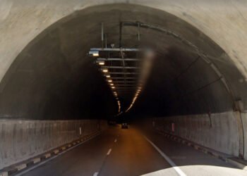 През нощта на 3 и 4 септември ще се почиства и боядисва тръбата за Бургас на тунел „Траянови врата“ на АМ „Тракия“