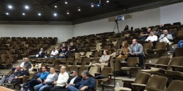 Финансовата комисия във Варна гласува средства за дофинансиране на 20 маломерни и слети паралелки в седем общински училища