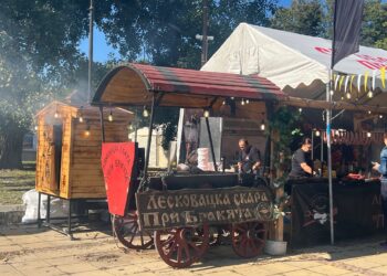 Варненец: Кой допусна под прозорците на община Варна да се разнася остра миризма на загоряла скара